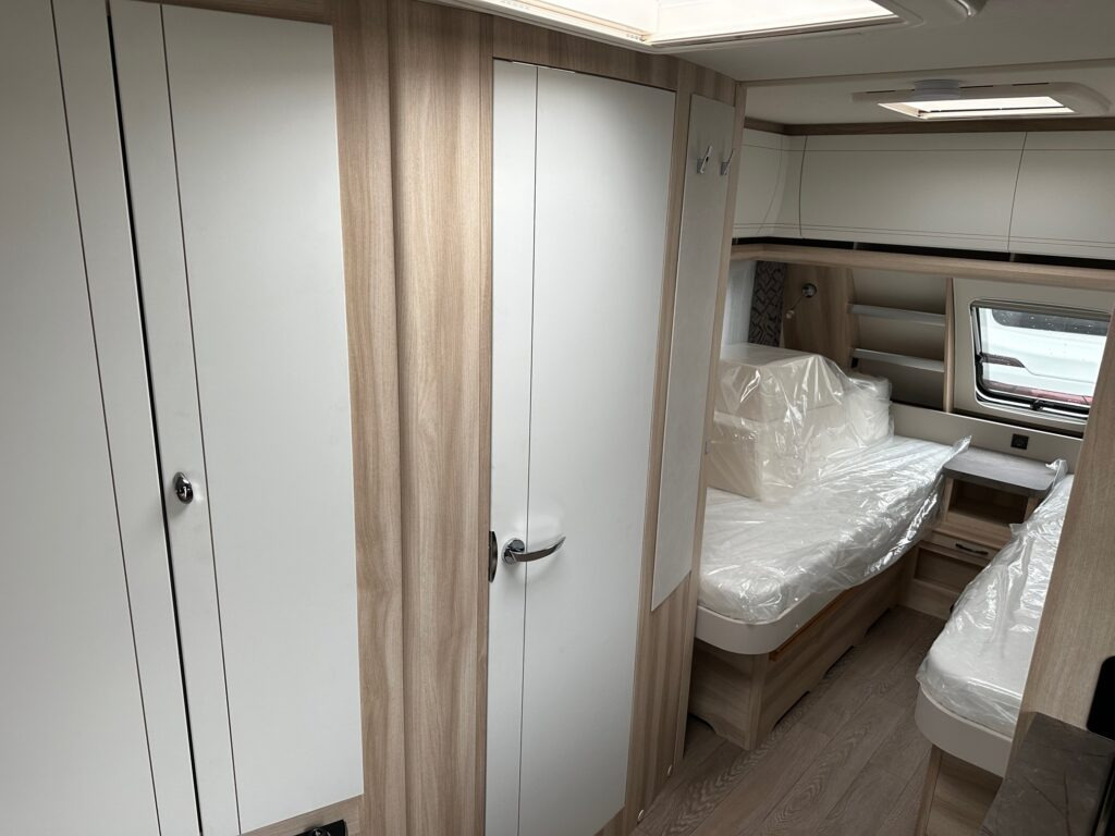 Причіп дача DE LUXE 495 UL 2024: фото 6 Причіп дача DE LUXE 495 UL 2024: фото 6