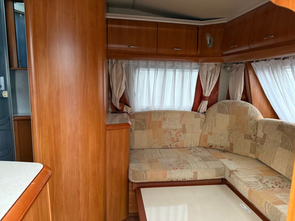 Hobby Excellent 460 LU 2008 - Причіп дача: фото 5 Hobby Excellent 460 LU 2008 - Причіп дача: фото 5