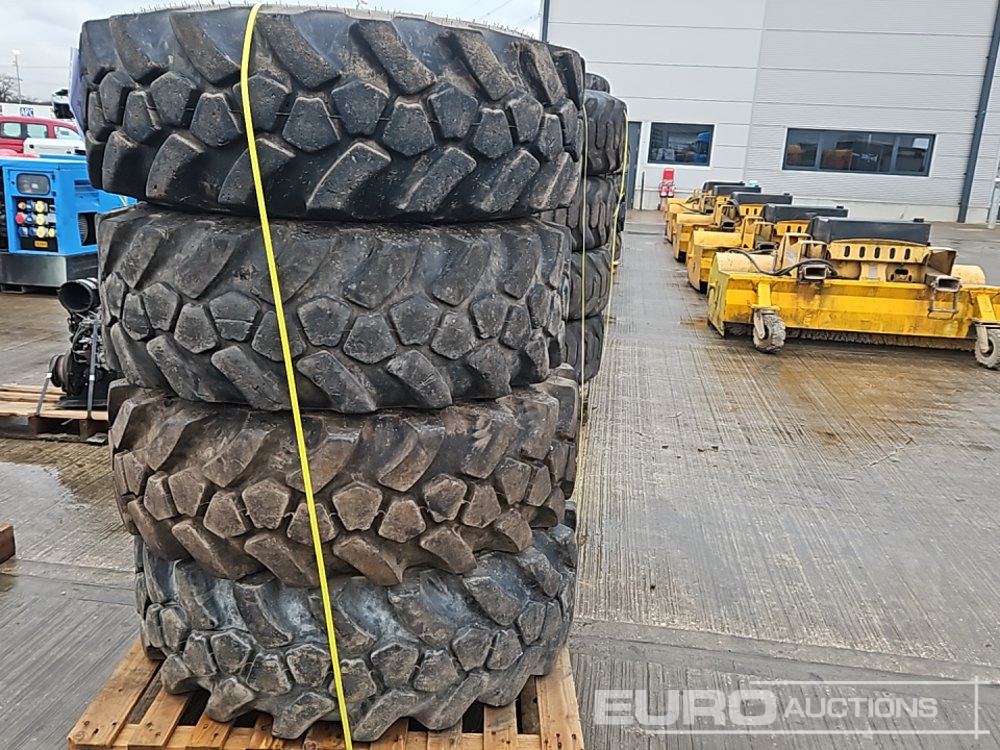 15.5-25 Tye (4 of) - Шина: фото 4 15.5-25 Tye (4 of) - Шина: фото 4