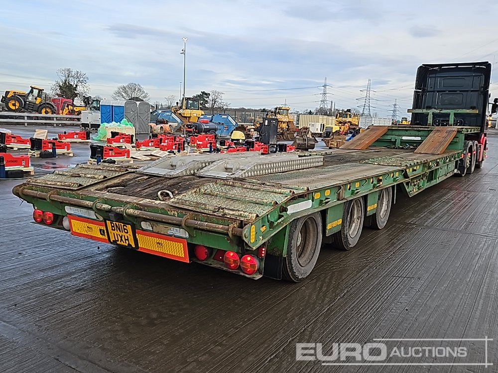 2003 SM TRAILERS Tri Axle Extendable Stepframe Low Loader Trailer, Neck Ramps, Wheel Wells, Steel Ramps - Низькорамна платформа напівпричіп: фото 5 2003 SM TRAILERS Tri Axle Extendable Stepframe Low Loader Trailer, Neck Ramps, Wheel Wells, Steel Ramps - Низькорамна платформа напівпричіп: фото 5