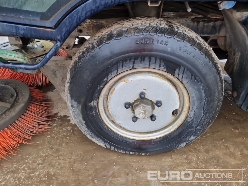 Підмітально-прибиральна машина 2005 Mathieu Yno Azura2: фото 9 Підмітально-прибиральна машина 2005 Mathieu Yno Azura2: фото 9