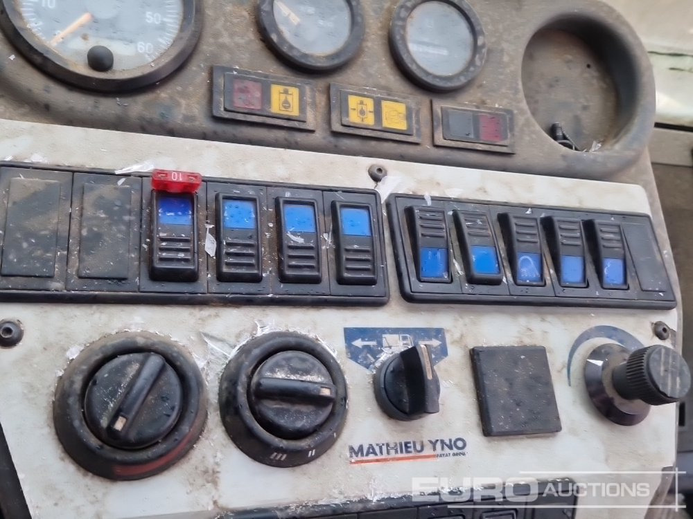 Підмітально-прибиральна машина 2005 Mathieu Yno Azura2: фото 31 Підмітально-прибиральна машина 2005 Mathieu Yno Azura2: фото 31