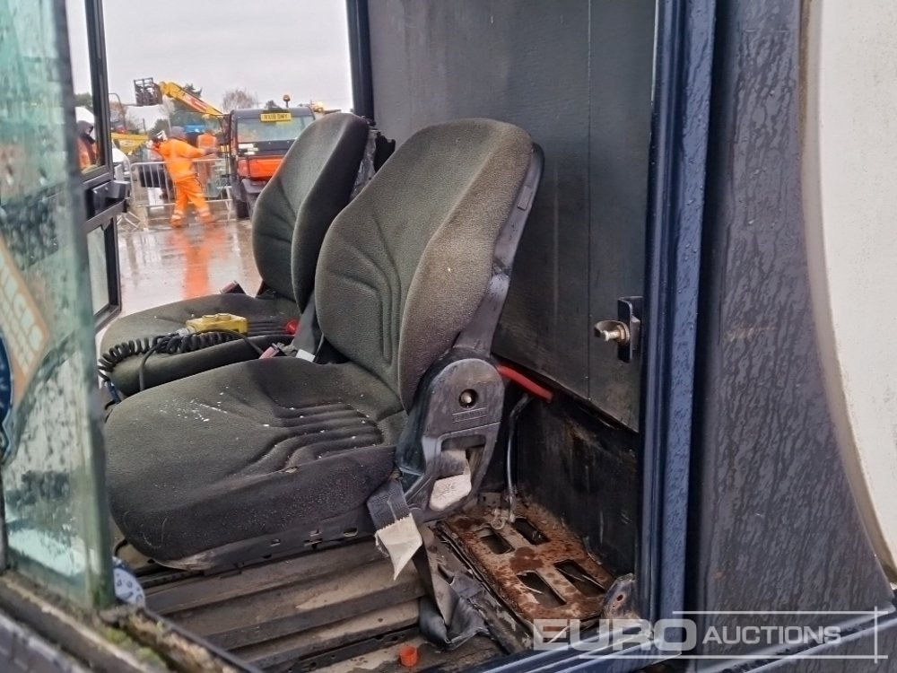 Підмітально-прибиральна машина 2005 Mathieu Yno Azura2: фото 27 Підмітально-прибиральна машина 2005 Mathieu Yno Azura2: фото 27