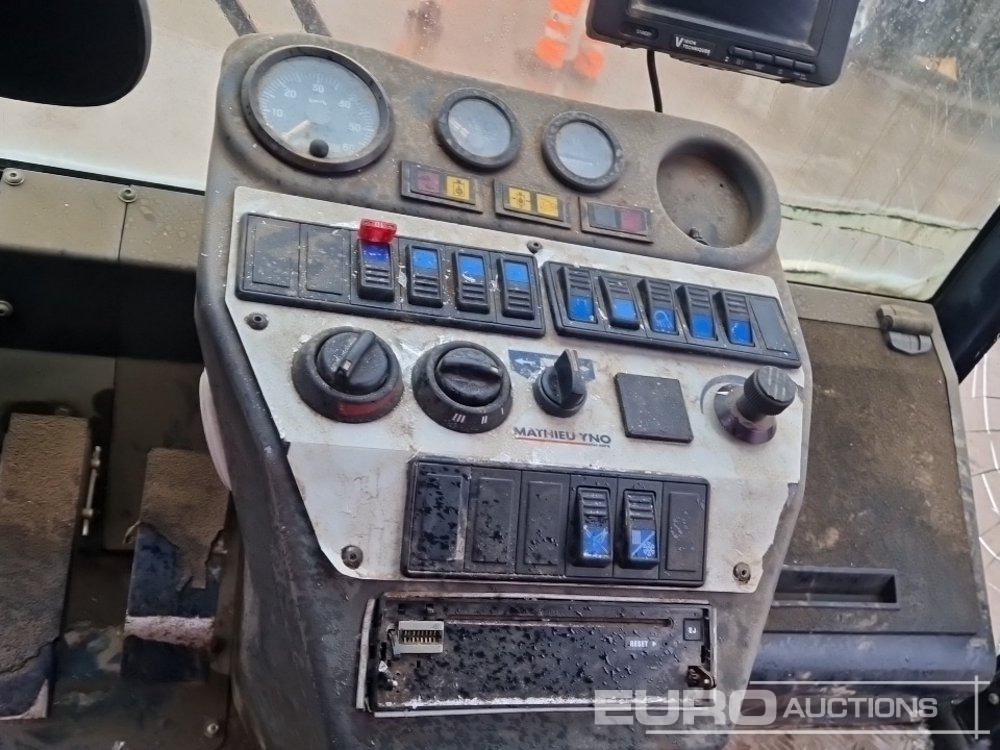 Підмітально-прибиральна машина 2005 Mathieu Yno Azura2: фото 30 Підмітально-прибиральна машина 2005 Mathieu Yno Azura2: фото 30