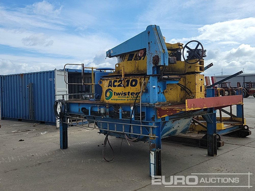 2008 Pilot Crushtec VS-AC210 Static Cone Crusher, 20' Container, Control Box Unit, Spare Motor & Crushing Parts - Дробарка: фото 1 2008 Pilot Crushtec VS-AC210 Static Cone Crusher, 20' Container, Control Box Unit, Spare Motor & Crushing Parts - Дробарка: фото 1