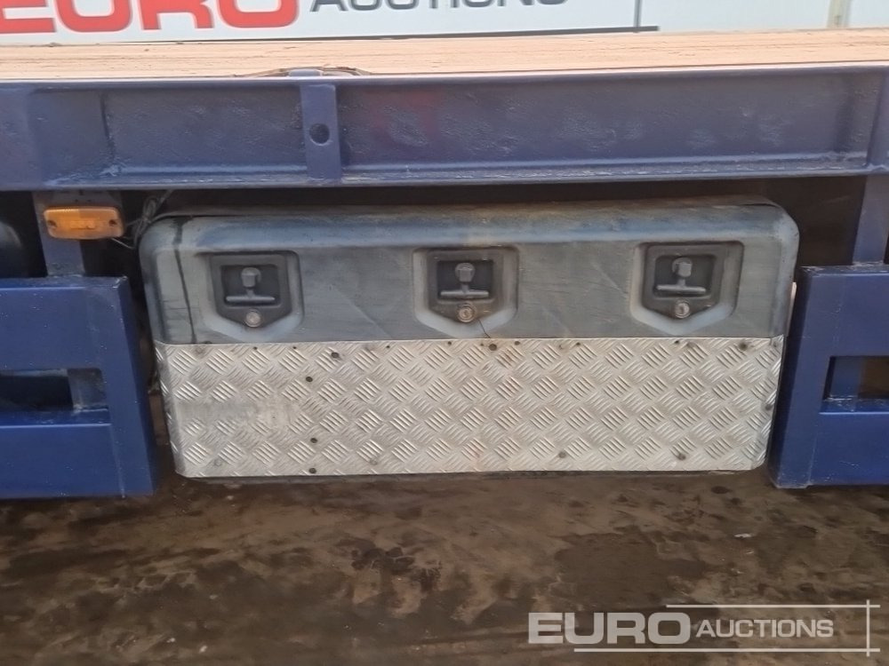 Бортова вантажівка/ Платформа Для транспортування важкої техніки 2008 Scania P340: фото 19 Бортова вантажівка/ Платформа Для транспортування важкої техніки 2008 Scania P340: фото 19