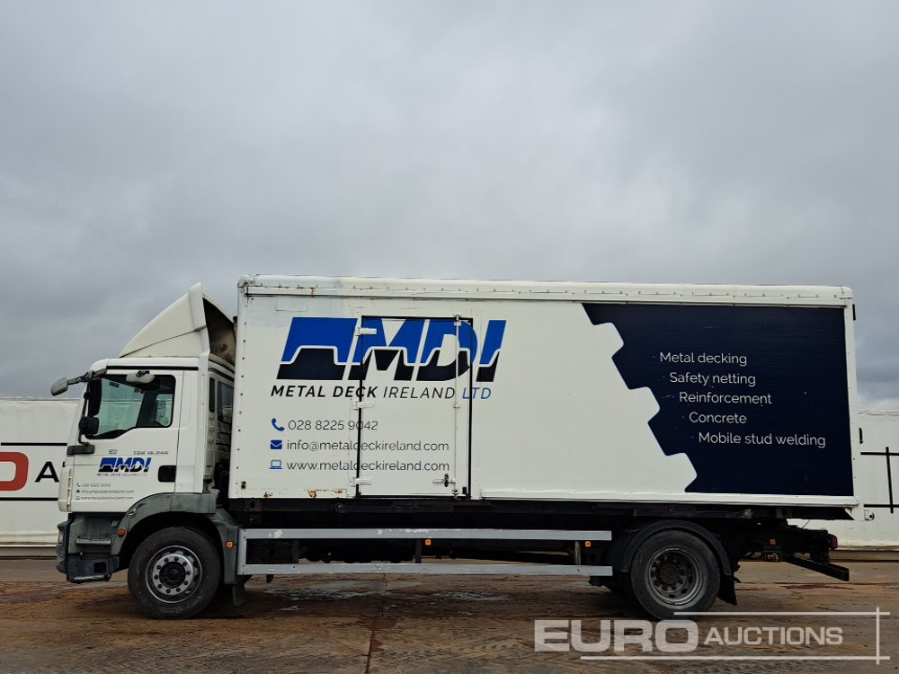 2009 MAN TGM18.240 - Вантажівка з закритим кузовом: фото 2 2009 MAN TGM18.240 - Вантажівка з закритим кузовом: фото 2