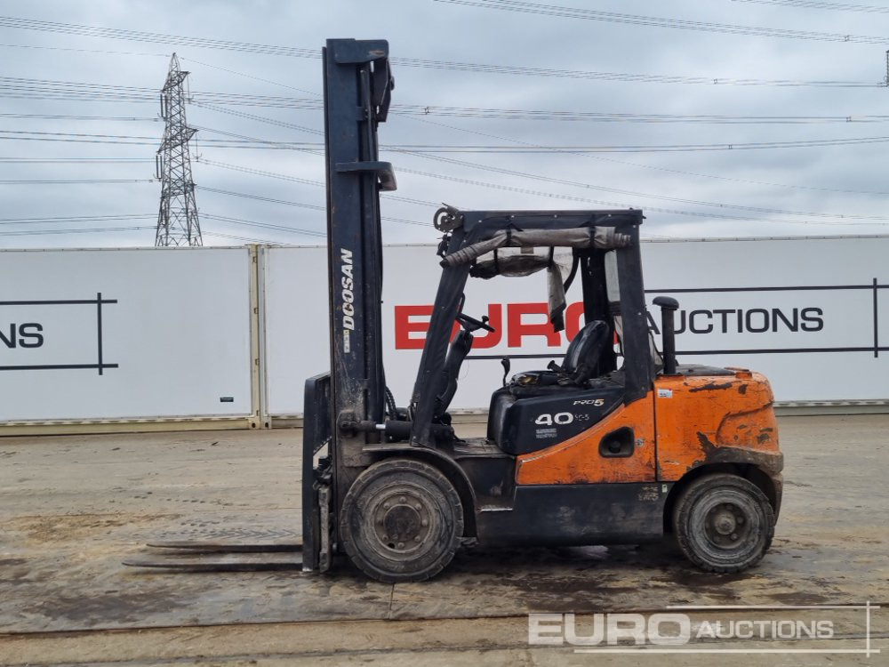 2010 Doosan Diesel Forklift, 2 Stage Mast, Side Shift, Forks - Навантажувач вилковий: фото 2 2010 Doosan Diesel Forklift, 2 Stage Mast, Side Shift, Forks - Навантажувач вилковий: фото 2