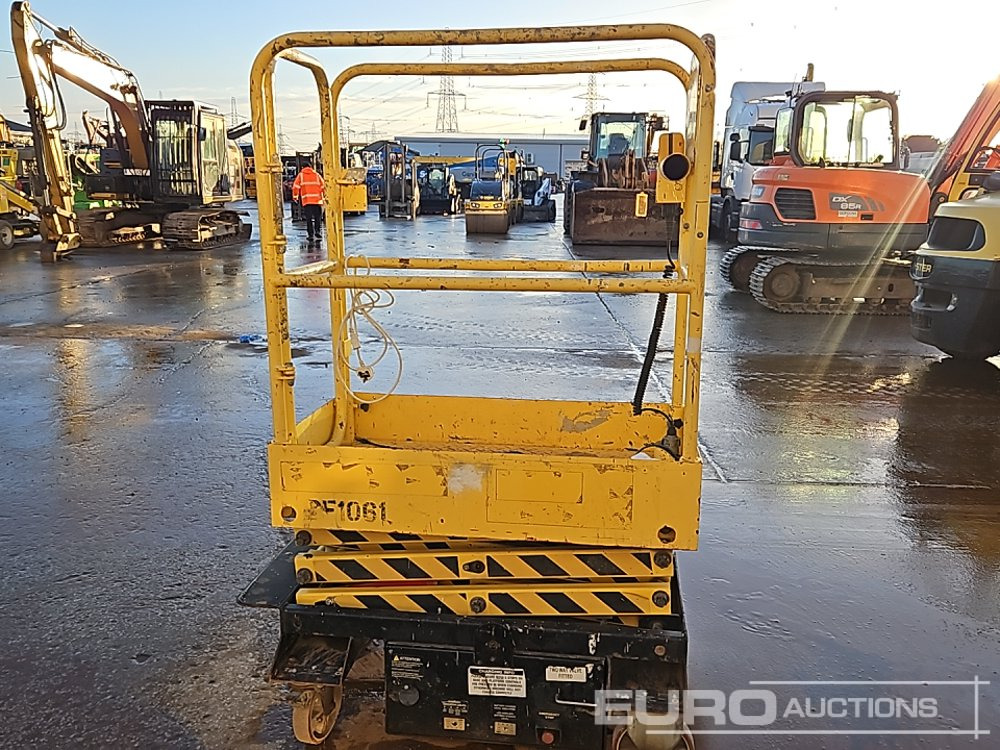 2010 Youngman Boss X3 - Ножичний підйомник: фото 2 2010 Youngman Boss X3 - Ножичний підйомник: фото 2