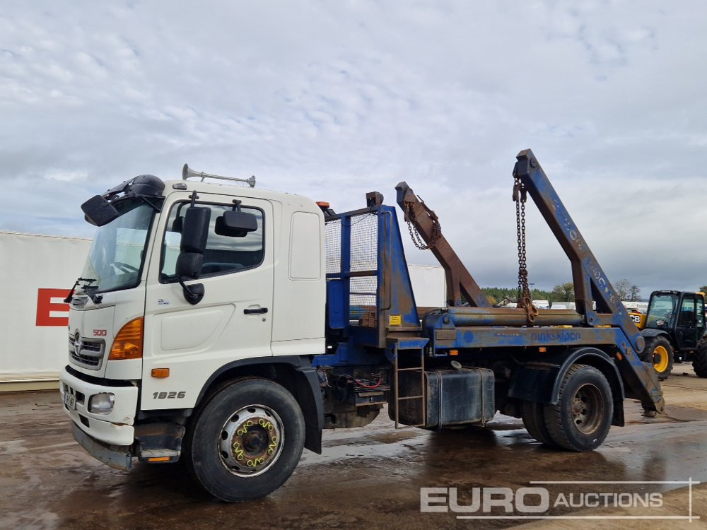 2011 Hino 500 - Скіповий навантажувач вантажівка: фото 1 2011 Hino 500 - Скіповий навантажувач вантажівка: фото 1