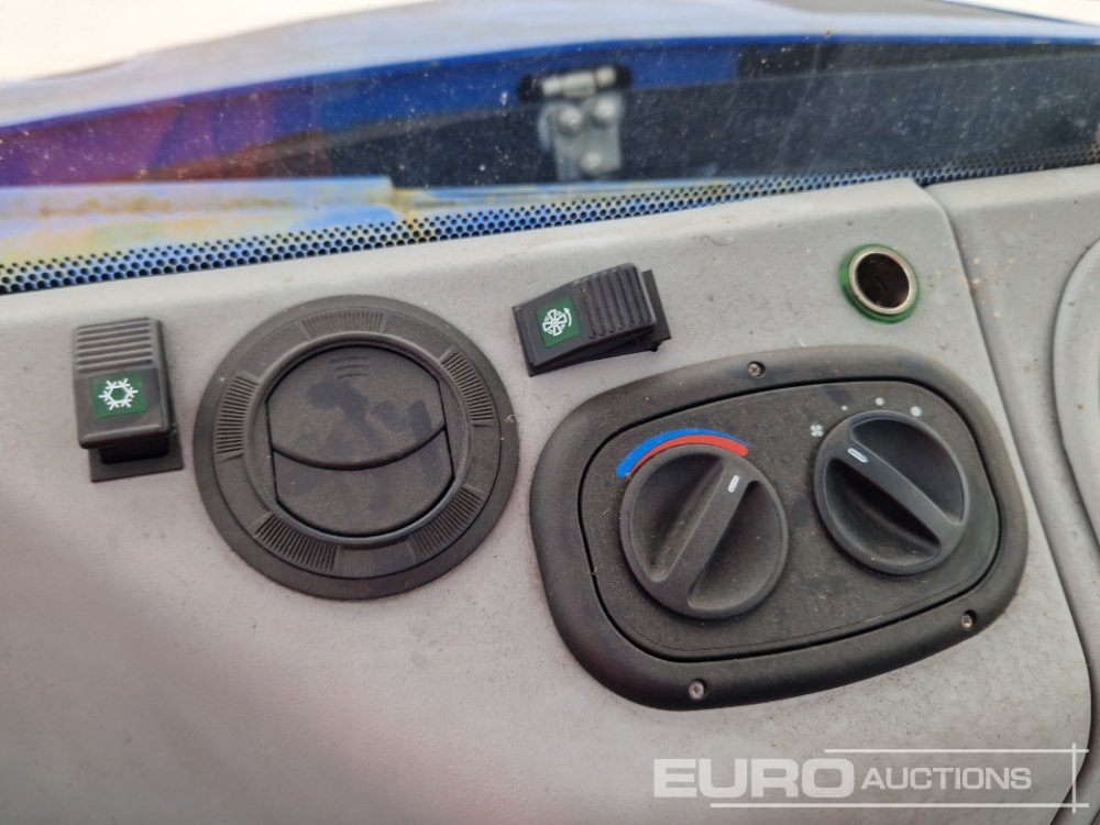 Навантажувач телескопічний 2012 New Holland LM5040: фото 30