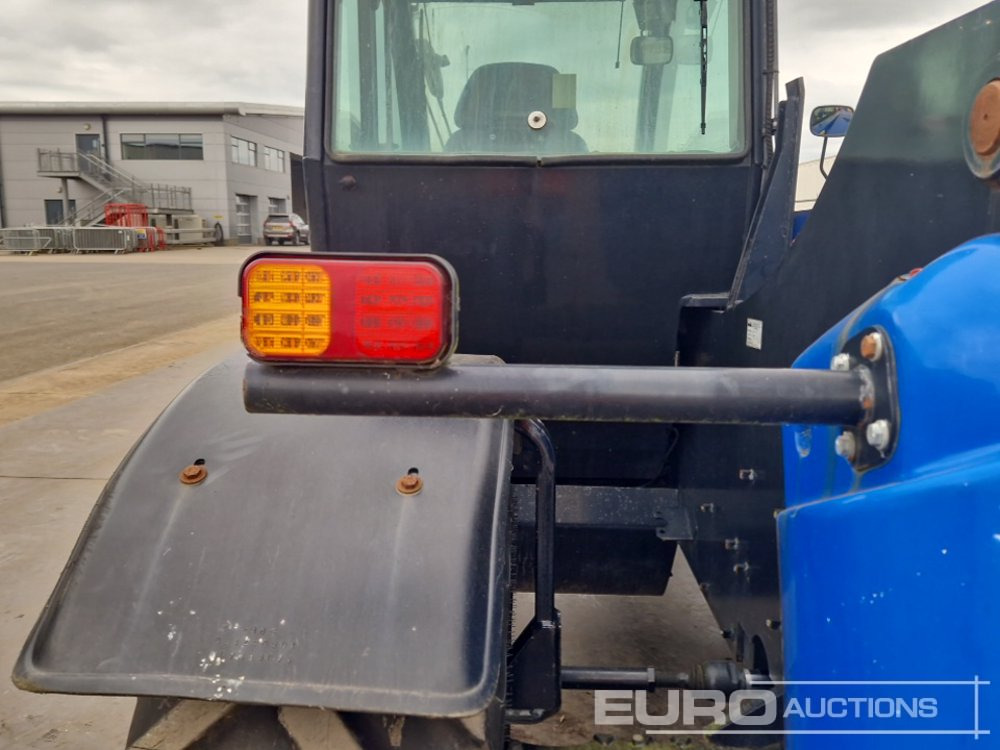 Навантажувач телескопічний 2012 New Holland LM5040: фото 32
