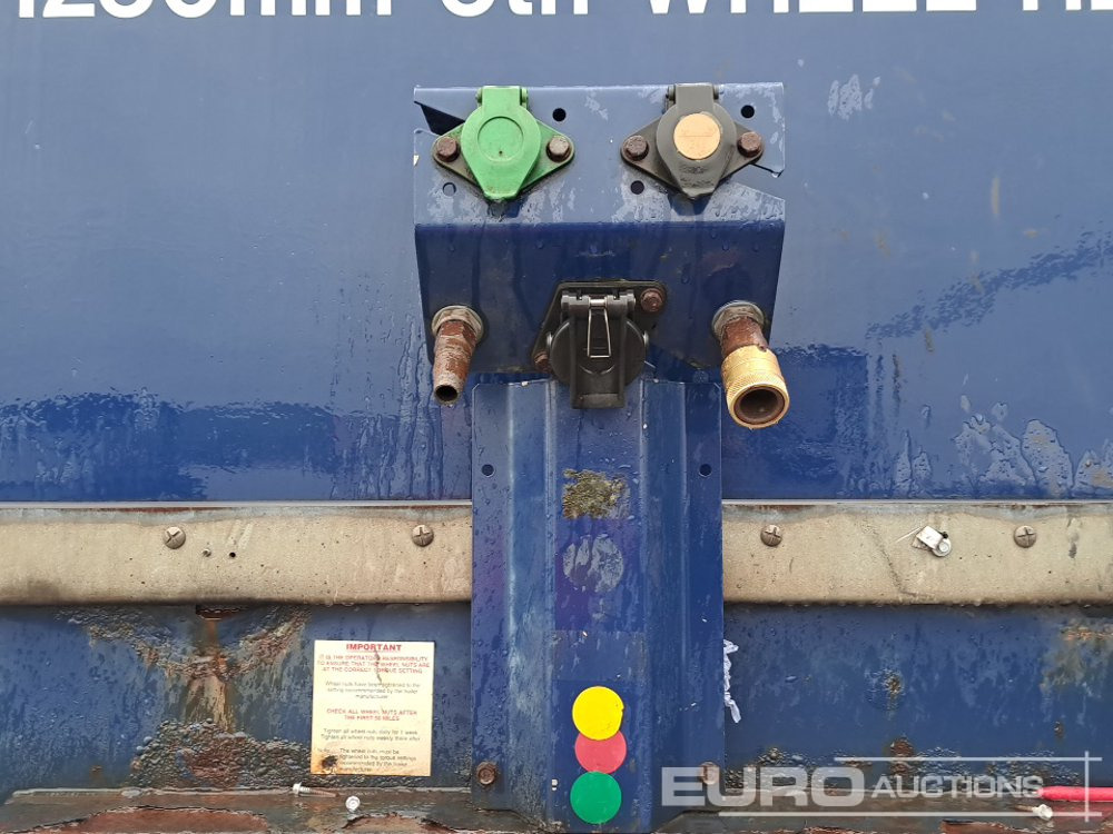 2012 SDC 45' Tri Axle Curtainsider Trailer, BPW Axles - Тентований напівпричіп: фото 5 2012 SDC 45' Tri Axle Curtainsider Trailer, BPW Axles - Тентований напівпричіп: фото 5