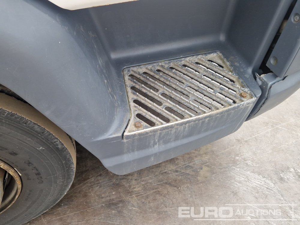Тентована вантажівка 2013 DAF LF45.210: фото 24