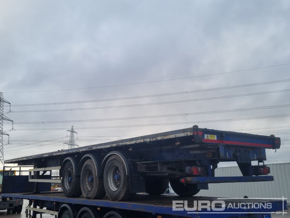 2013 SDC Tri Axle Flat Bed Trailer - Бортовий напівпричіп/ Платформа: фото 3 2013 SDC Tri Axle Flat Bed Trailer - Бортовий напівпричіп/ Платформа: фото 3