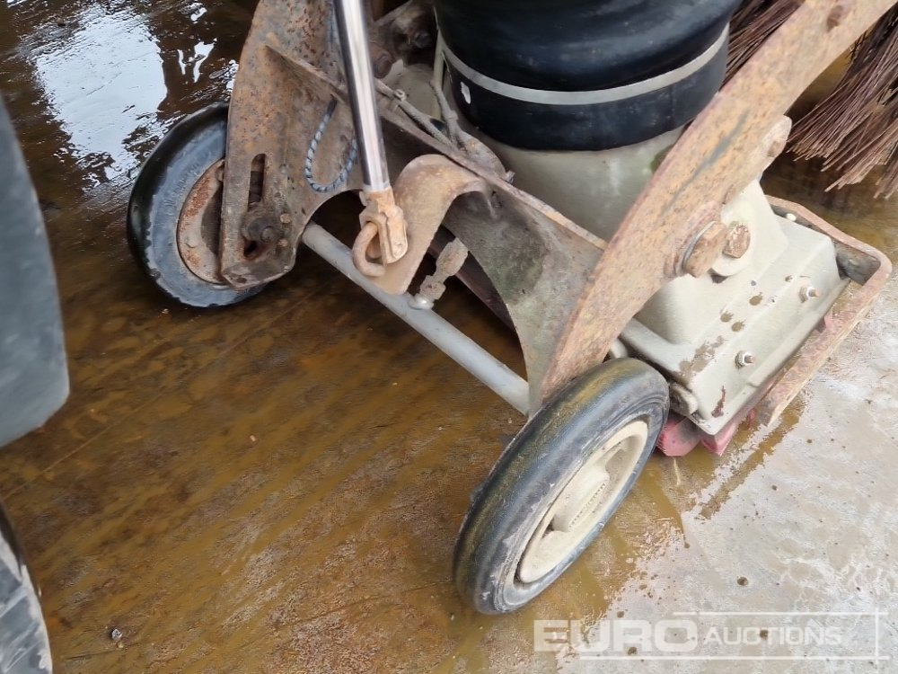 Підмітально-прибиральна машина 2014 DAF LF 220 FA: фото 20 Підмітально-прибиральна машина 2014 DAF LF 220 FA: фото 20