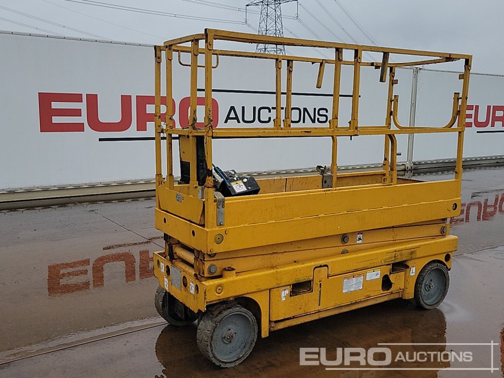 2014 Haulotte Compact 8 - Ножичний підйомник: фото 1 2014 Haulotte Compact 8 - Ножичний підйомник: фото 1