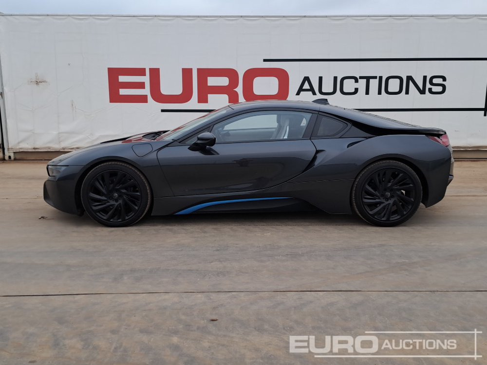 2015 BMW I8 - Легковий автомобіль: фото 2 2015 BMW I8 - Легковий автомобіль: фото 2