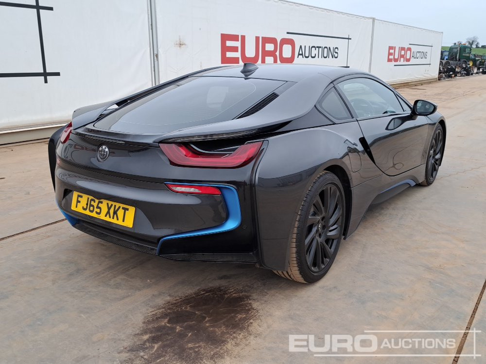 2015 BMW I8 - Легковий автомобіль: фото 5 2015 BMW I8 - Легковий автомобіль: фото 5