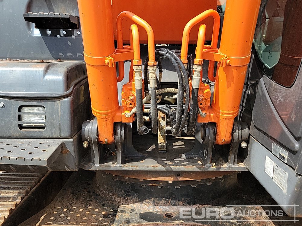 Гусеничний екскаватор 2015 Hitachi ZX210LC-5B: фото 17