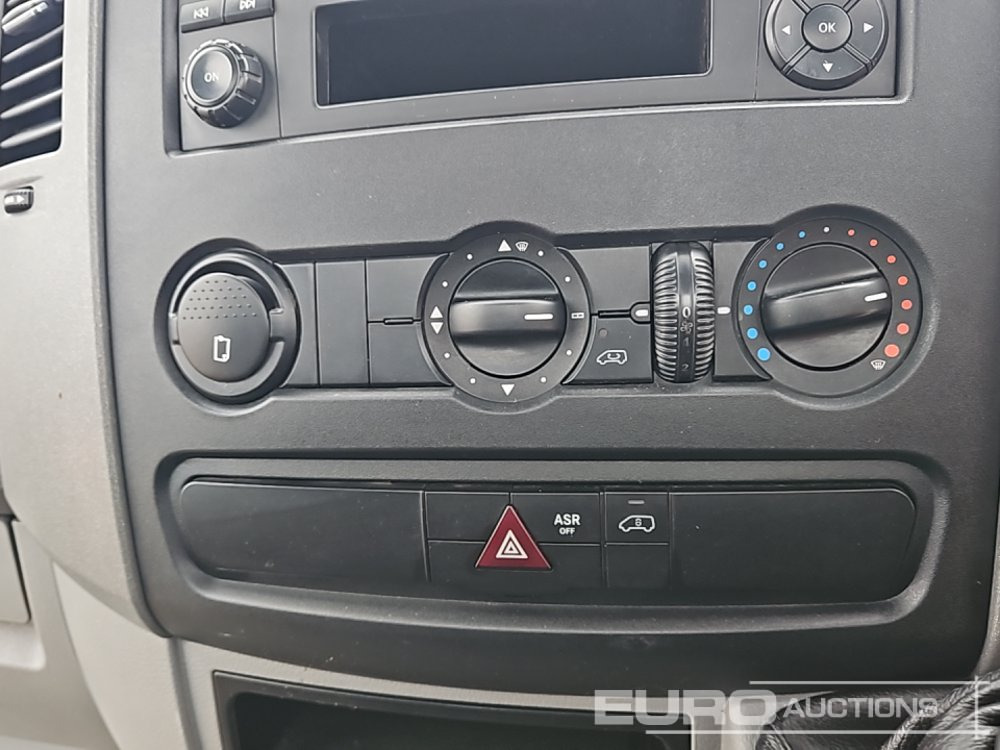 Легка бортова вантажівка 2015 Mercedes Sprinter: фото 30 Легка бортова вантажівка 2015 Mercedes Sprinter: фото 30