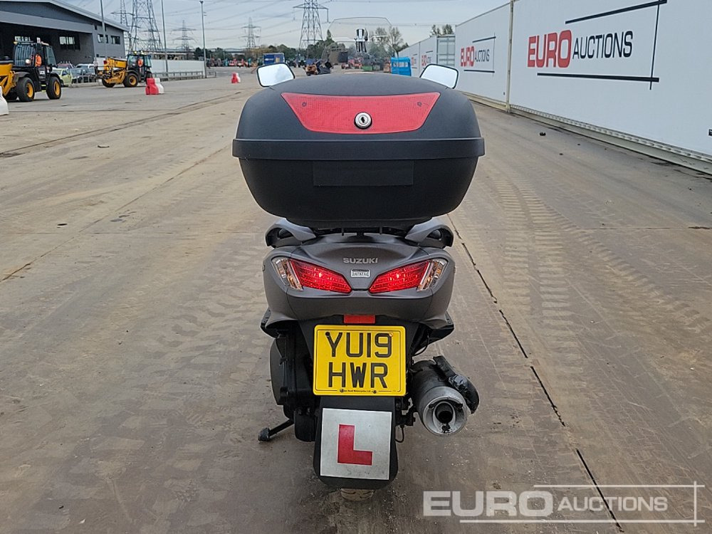 2019 Suzuki Burgman - Мотоцикл: фото 4 2019 Suzuki Burgman - Мотоцикл: фото 4