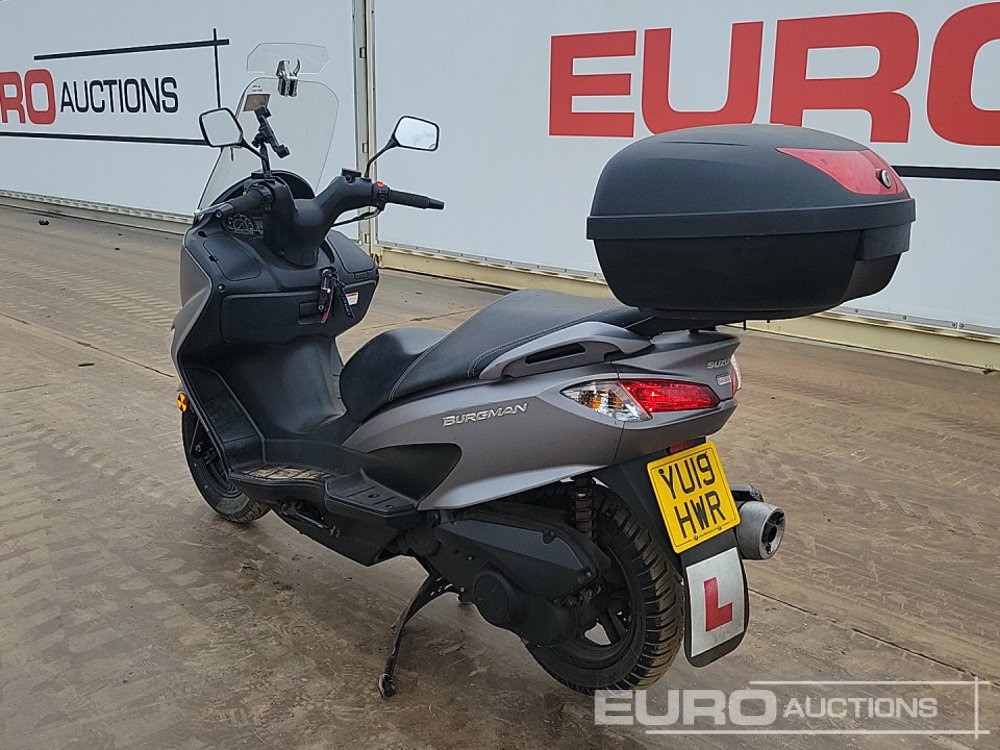 2019 Suzuki Burgman - Мотоцикл: фото 3 2019 Suzuki Burgman - Мотоцикл: фото 3