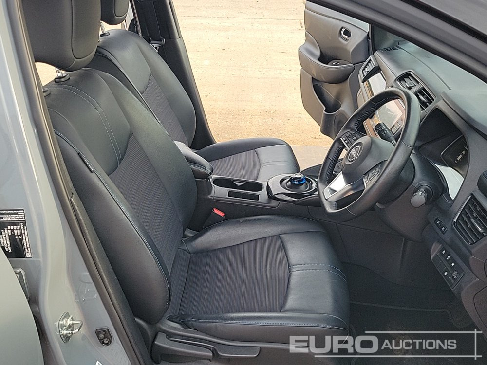 Легковий автомобіль 2022 Nissan Leaf: фото 39