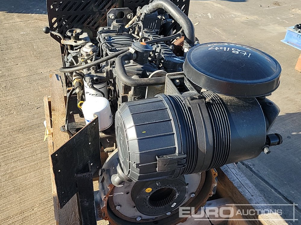 Двигун 4 Cylinder Engine: фото 13