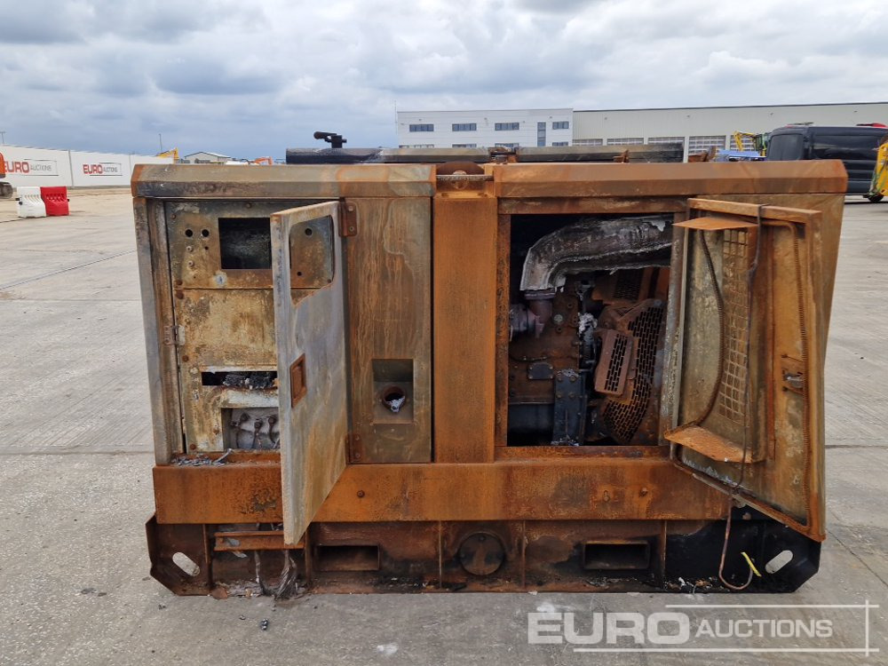 Atlas Copco QAS100 Generator, 4 Cylinder Engine, QAS60 ST3 60kVA Generator, 4 Cylinder Engine (2 of), QAS40 Generator, 4 Cylinder Engine (Fire Damage) - Електричний генератор: фото 4 Atlas Copco QAS100 Generator, 4 Cylinder Engine, QAS60 ST3 60kVA Generator, 4 Cylinder Engine (2 of), QAS40 Generator, 4 Cylinder Engine (Fire Damage) - Електричний генератор: фото 4