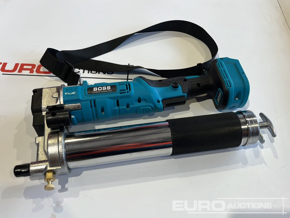 Будівельне обладнання Boss 21 Volt Lithium Battery Cordless Grease Gun, 2 Batteries, Charger, Case, Shoulder Strap, Extension Pieces and Fittings: фото 9