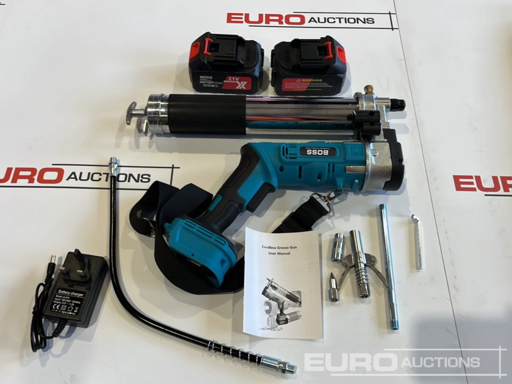 Будівельне обладнання Boss 21 Volt Lithium Battery Cordless Grease Gun, 2 Batteries, Charger, Case, Shoulder Strap, Extension Pieces and Fittings: фото 12