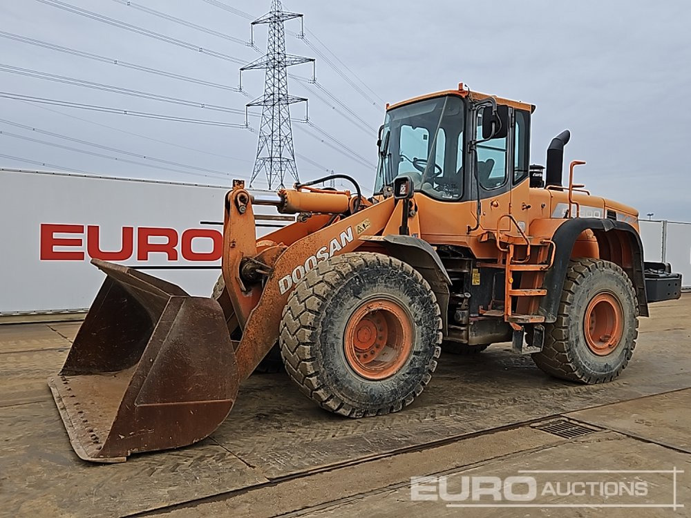 Doosan DL300 - Колісний навантажувач: фото 1 Doosan DL300 - Колісний навантажувач: фото 1