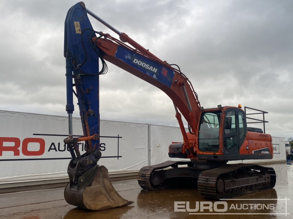 Doosan DX255LC - Гусеничний екскаватор: фото 1 Doosan DX255LC - Гусеничний екскаватор: фото 1