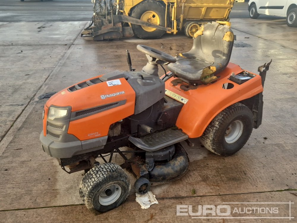 Husqvarna Petrol Ride on Lawnmower (Non Runner) - Газонокосарка: фото 1 Husqvarna Petrol Ride on Lawnmower (Non Runner) - Газонокосарка: фото 1