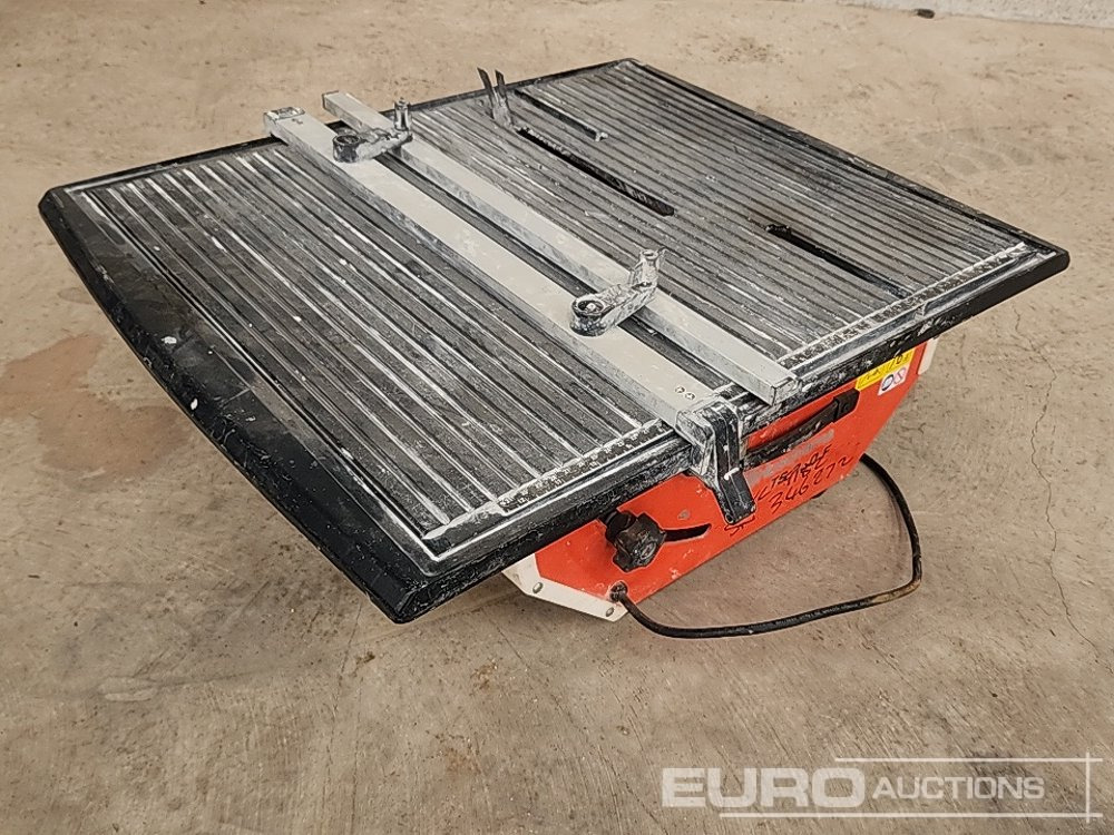 Husqvarna TS230F 110 Volt Tile Saw - Будівельне обладнання: фото 4 Husqvarna TS230F 110 Volt Tile Saw - Будівельне обладнання: фото 4