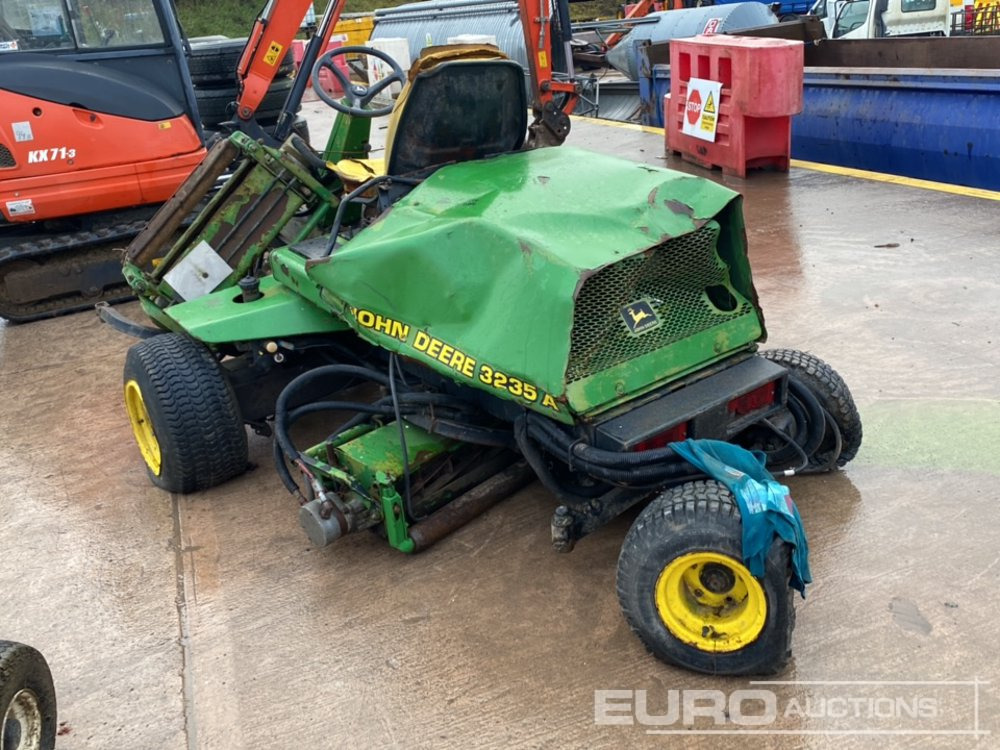 John Deere 3235A - Газонокосарка: фото 3 John Deere 3235A - Газонокосарка: фото 3