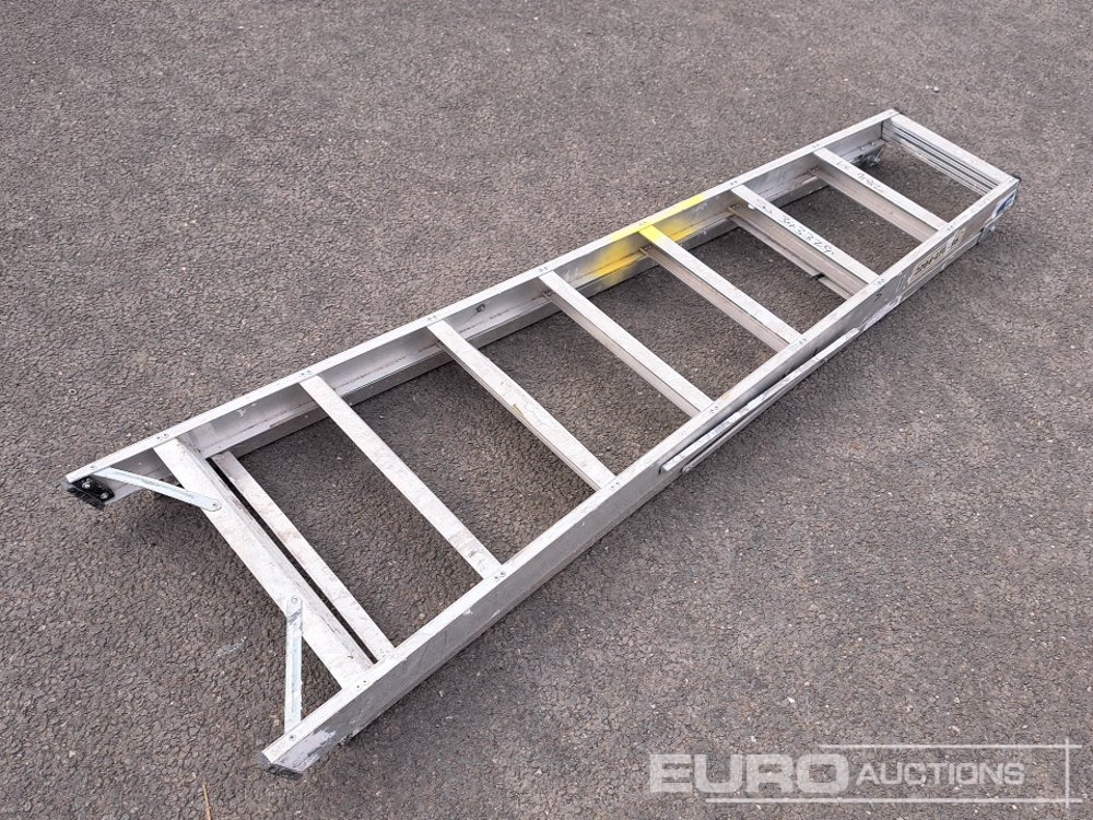 LFI 5 Tread Aluminium Step Ladder - Будівельне обладнання: фото 1 LFI 5 Tread Aluminium Step Ladder - Будівельне обладнання: фото 1