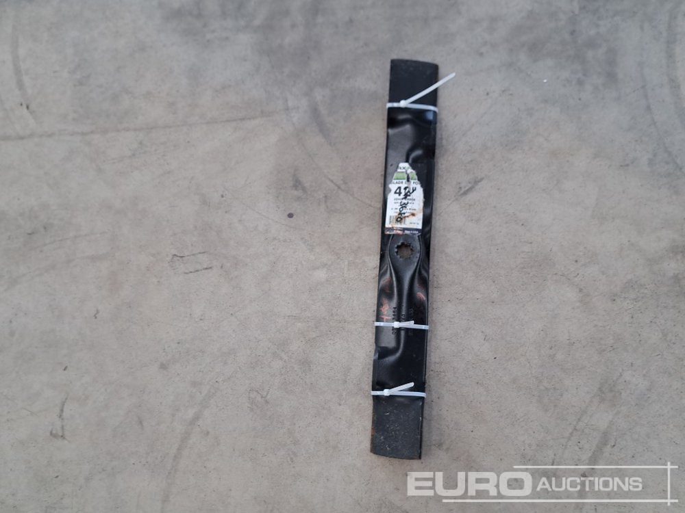 Lawnmower Blades to Suit 42" John Deere Mower (2 of) - Будівельне обладнання: фото 4 Lawnmower Blades to Suit 42" John Deere Mower (2 of) - Будівельне обладнання: фото 4