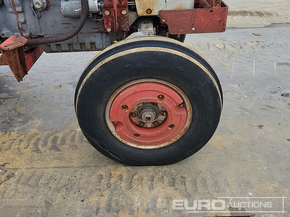 Трактор Massey Ferguson MF185: фото 12