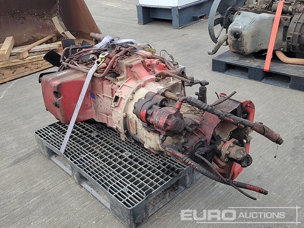 Mercedes 4 Cylinder Engine, Gearbox, Pump - Двигун: фото 3 Mercedes 4 Cylinder Engine, Gearbox, Pump - Двигун: фото 3