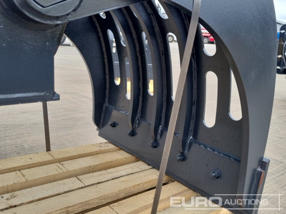 Навісне обладнання в категорії Екскаватори Unused 2025 Mustang GRP1000: фото 13
