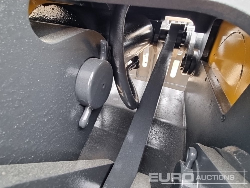 Навісне обладнання в категорії Екскаватори Unused 2025 Mustang GRP1000: фото 10