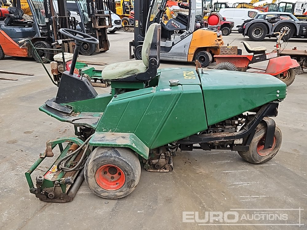 Ransomes 3 Gang Petrol Ride on Lawnmower (Non Runner) - Газонокосарка: фото 2 Ransomes 3 Gang Petrol Ride on Lawnmower (Non Runner) - Газонокосарка: фото 2