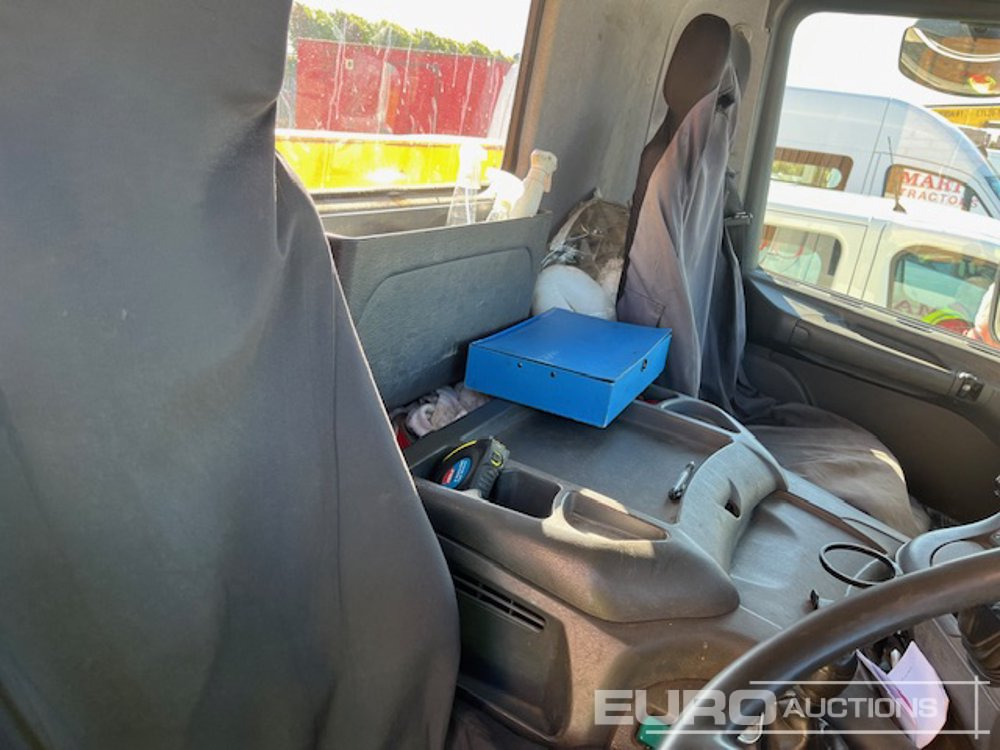 Бортова вантажівка/ Платформа Для транспортування важкої техніки Scania 94D 260: фото 13