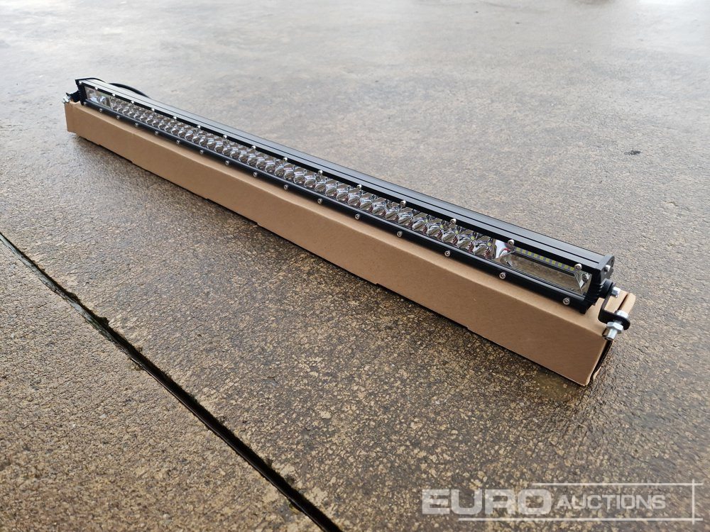 Unused 32" 300W Combo Beam LED Light Bar, Mounting Brackets, IP68 Waterproof - Обладнання для гаражів/ Майстерень: фото 1 Unused 32" 300W Combo Beam LED Light Bar, Mounting Brackets, IP68 Waterproof - Обладнання для гаражів/ Майстерень: фото 1