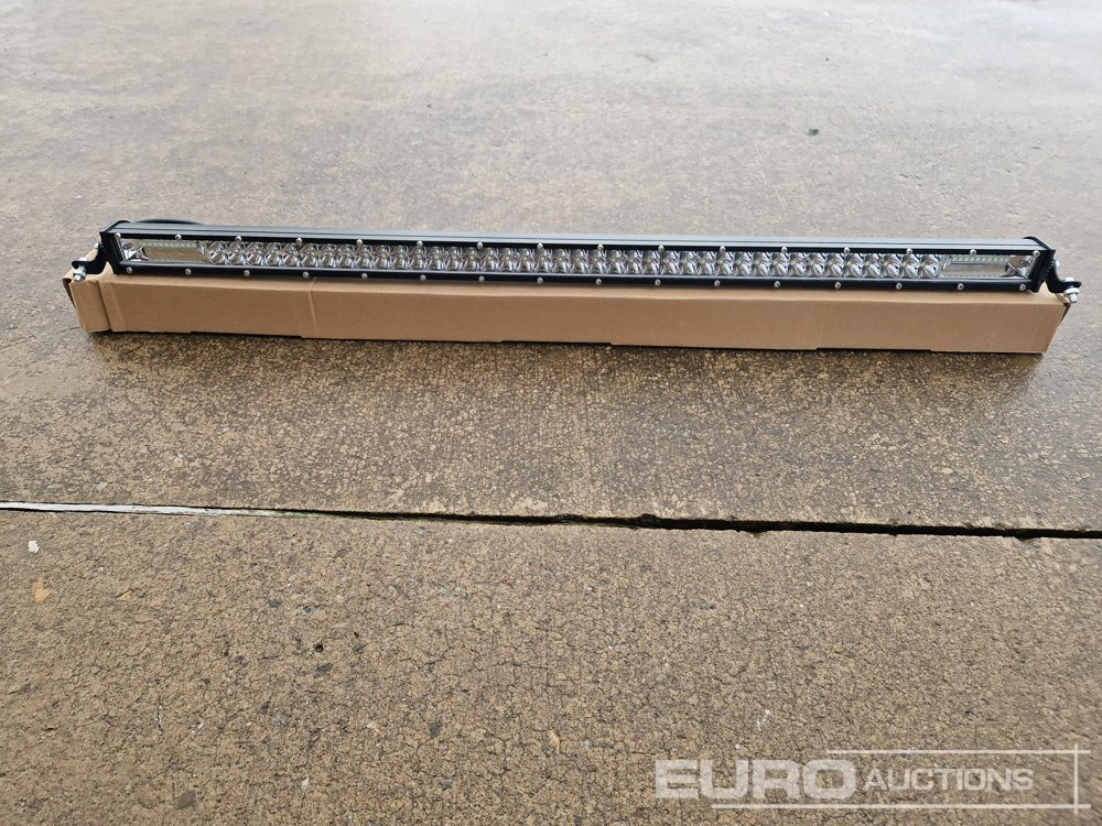 Unused 32" 300W Combo Beam LED Light Bar, Mounting Brackets, IP68 Waterproof - Обладнання для гаражів/ Майстерень: фото 5 Unused 32" 300W Combo Beam LED Light Bar, Mounting Brackets, IP68 Waterproof - Обладнання для гаражів/ Майстерень: фото 5