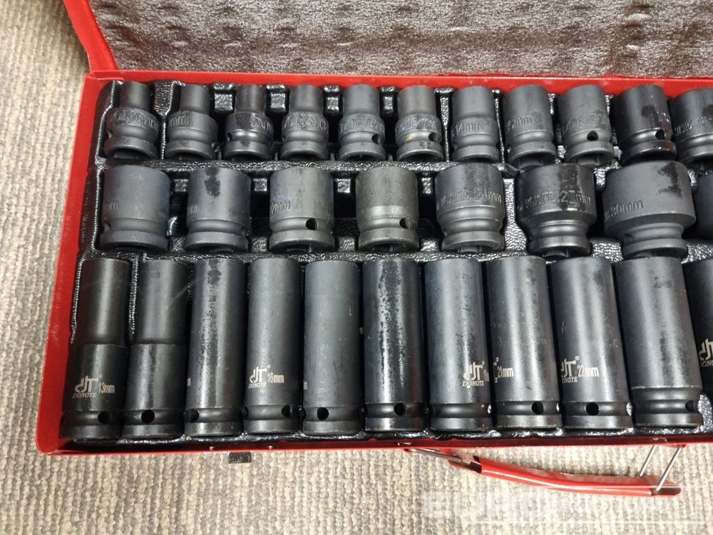 Unused 35 Piece 1/2" Drive Air Impact Socket Set, Steel Case - Обладнання для гаражів/ Майстерень: фото 2 Unused 35 Piece 1/2" Drive Air Impact Socket Set, Steel Case - Обладнання для гаражів/ Майстерень: фото 2
