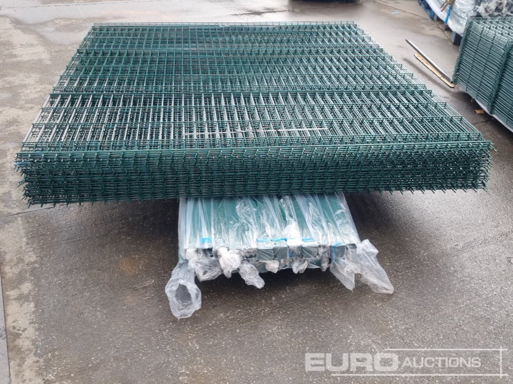 Будівельне обладнання Unused Galvanised & Powder Coated Heavy Duty (5mm) Wire Mesh Fencing, 25 x H2.4m x W2.2m Panels, 26 x 60mm x 60mm x3m Posts, with Fittings (Green): фото 15