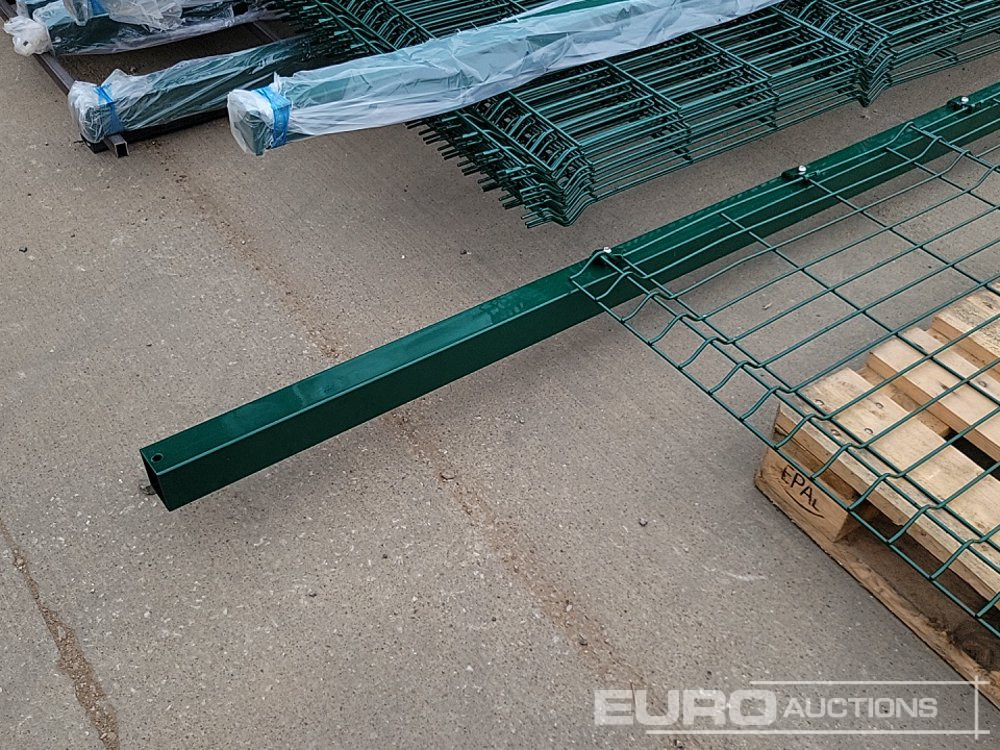 Будівельне обладнання Unused Galvanised & Powder Coated Heavy Duty (5mm) Wire Mesh Fencing, 25 x H2.4m x W2.2m Panels, 26 x 60mm x 60mm x3m Posts, with Fittings (Green): фото 8